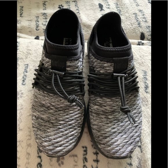 Fitflop woman’s black and white sneakers size 7 - Picture 1 of 10
